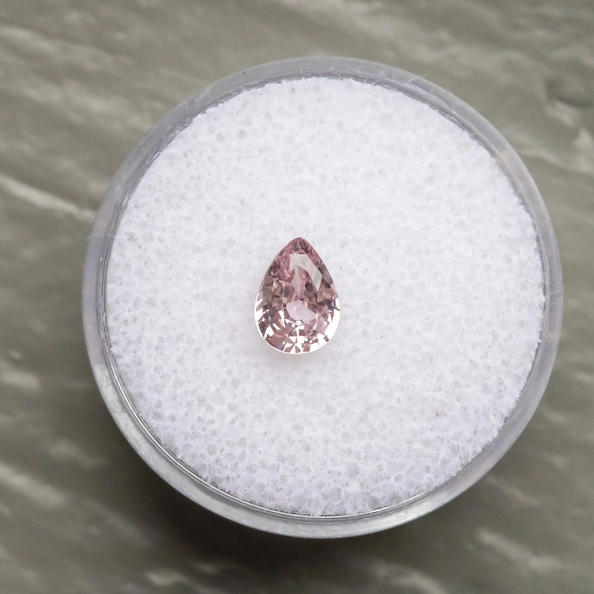 1.02CT PEAR MADAGASCAR SAPPHIRE, PINK PEACH, 7.20X5.26X3.45MM, UNHEATED