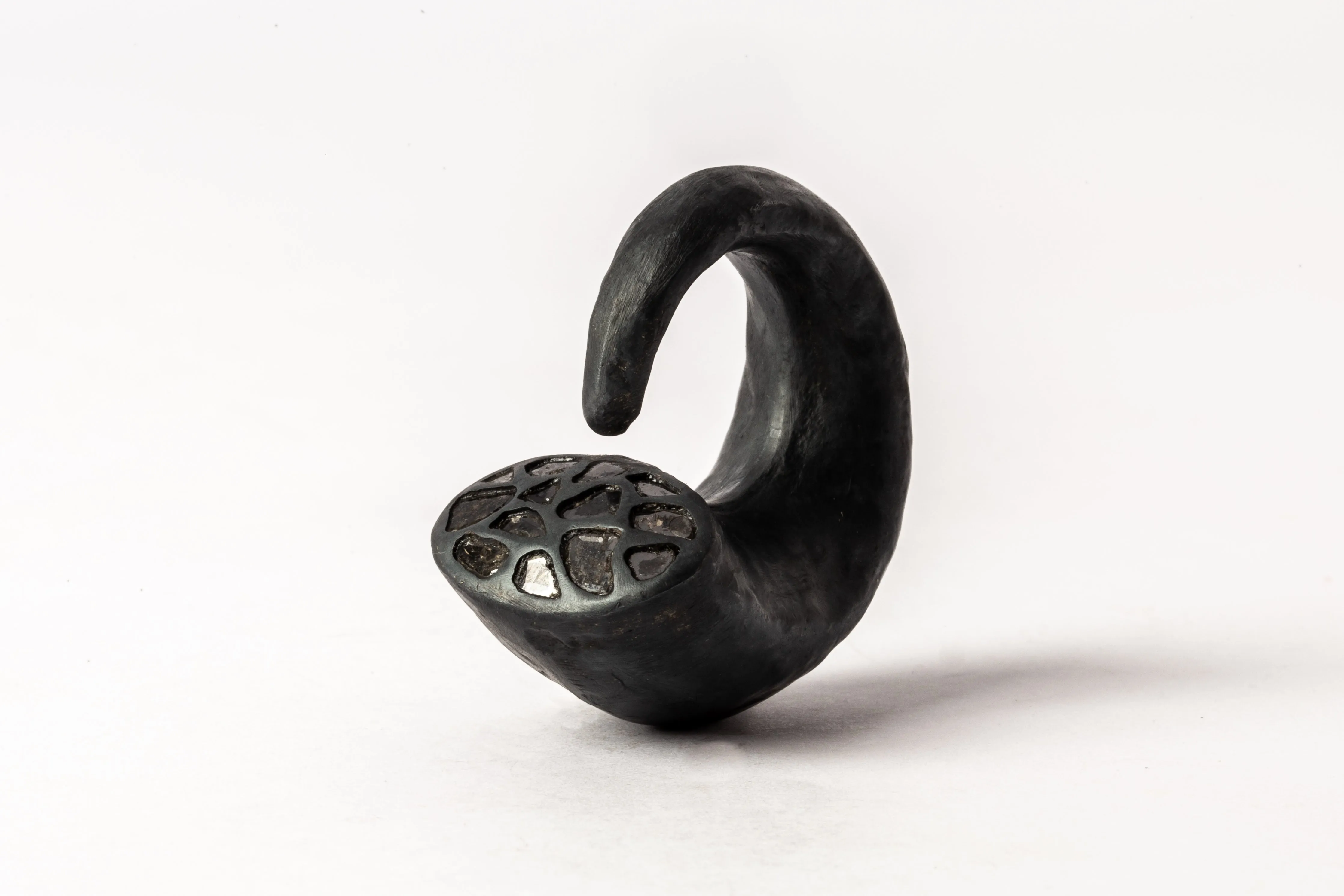 Giant Horn Ring (Hoof Set, Mega Pavé, KA DIA)