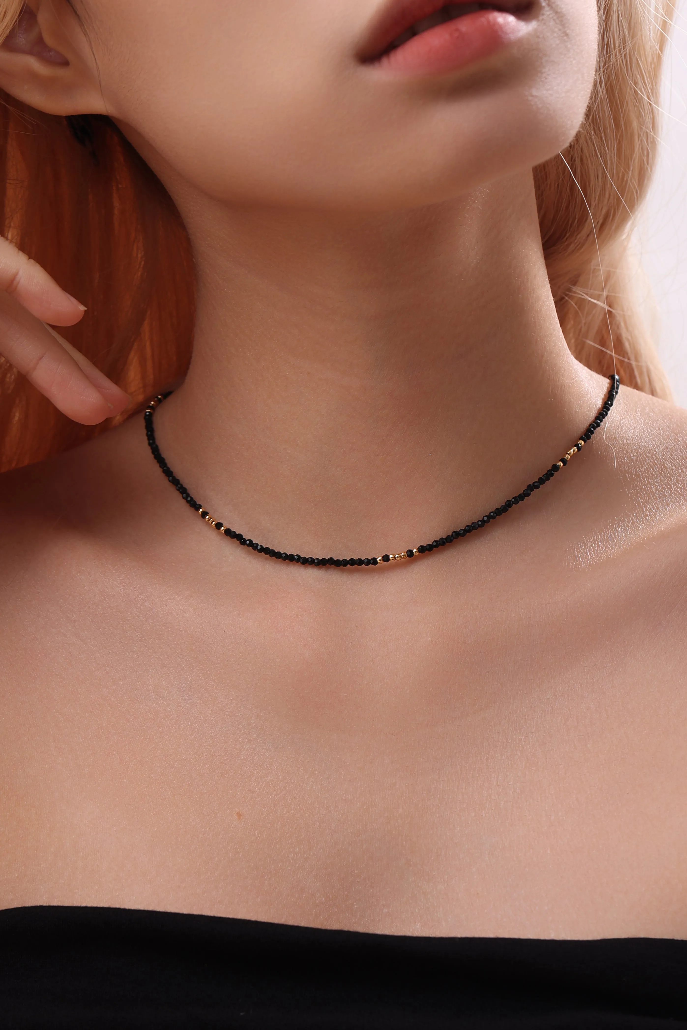 Gold-Plated Choker with Sparkling Black Crystals