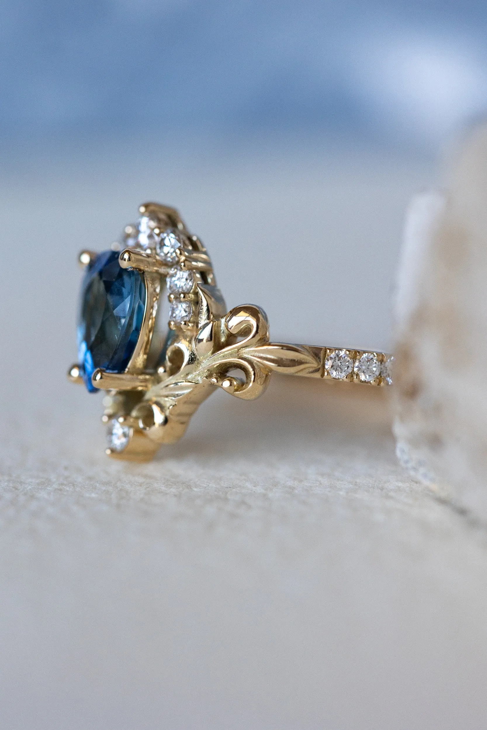 Natural blue sapphire engagement ring, baroque inspired gold ring with diamonds / Sophie