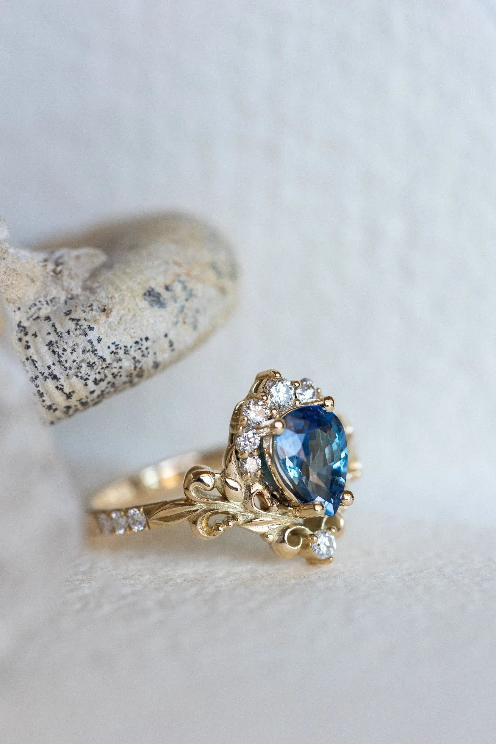 Natural blue sapphire engagement ring, baroque inspired gold ring with diamonds / Sophie