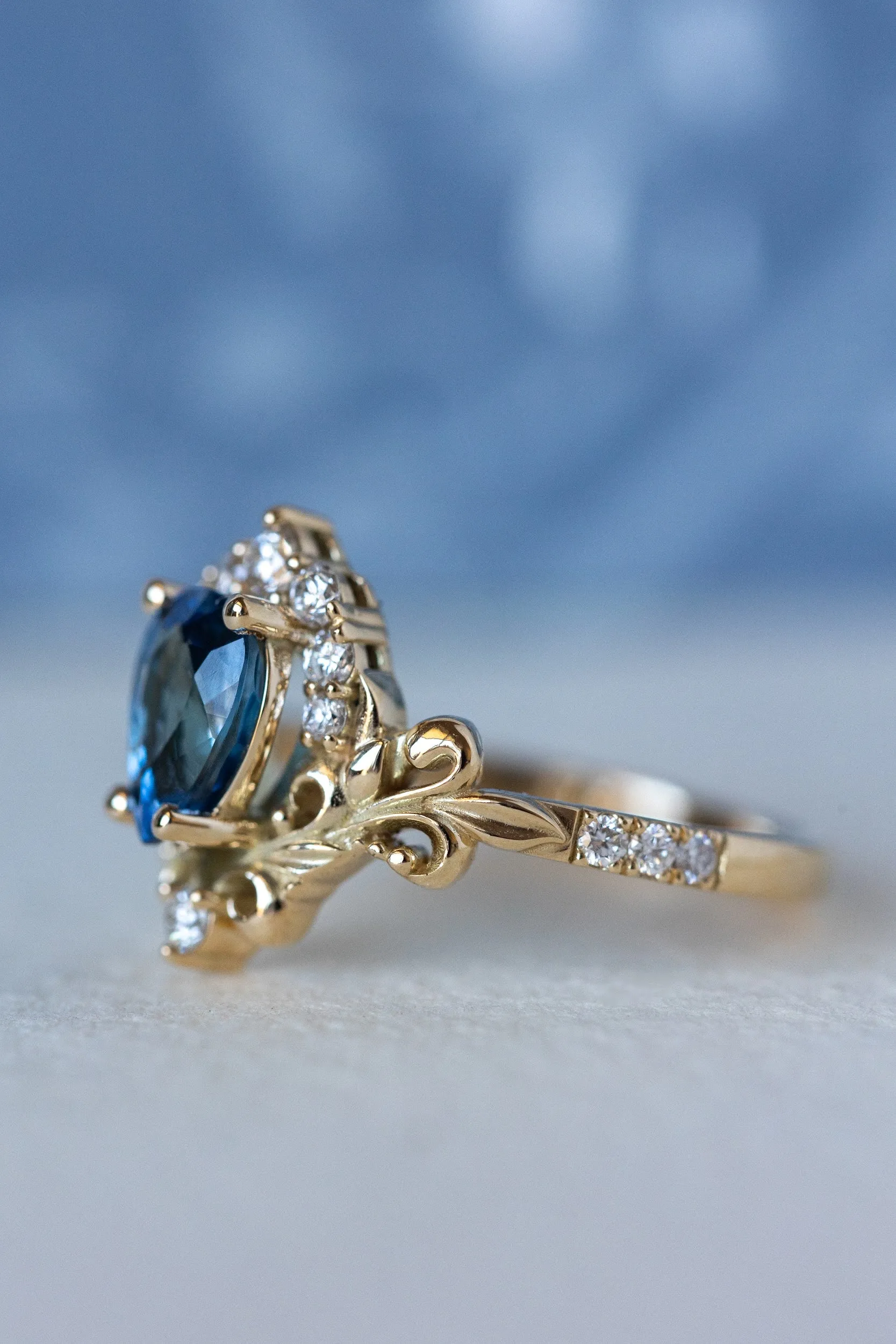 Natural blue sapphire engagement ring, baroque inspired gold ring with diamonds / Sophie